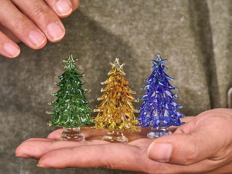 Glas-Weihnachtsbaum mit Beleuchtung