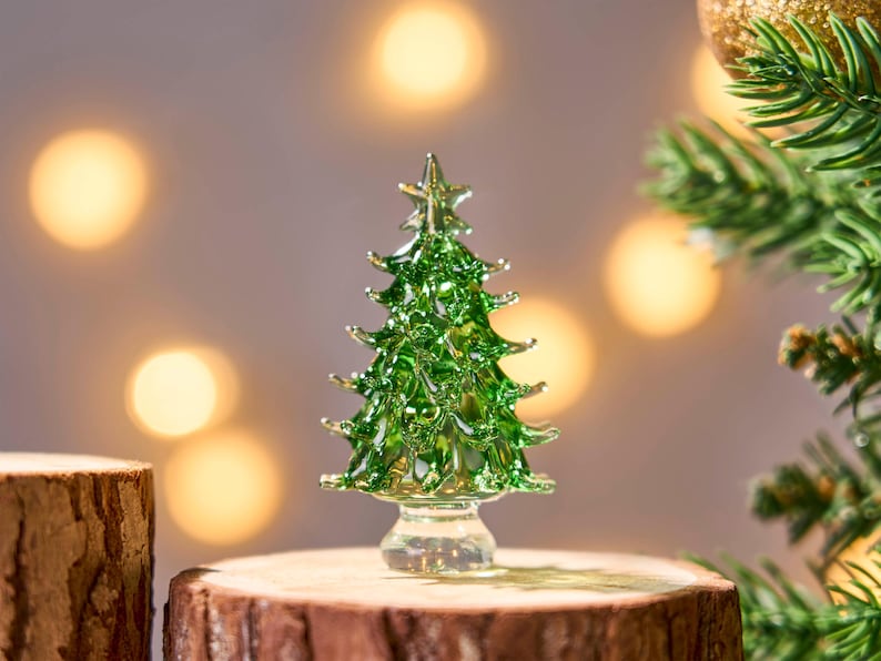 Glas-Weihnachtsbaum mit Beleuchtung
